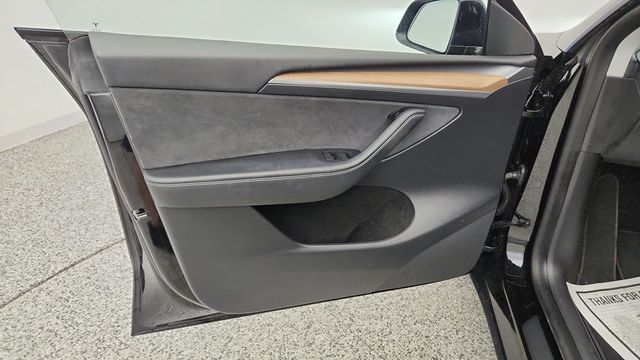 2023 Tesla Model Y Long Range AWD - 23044362 - 10