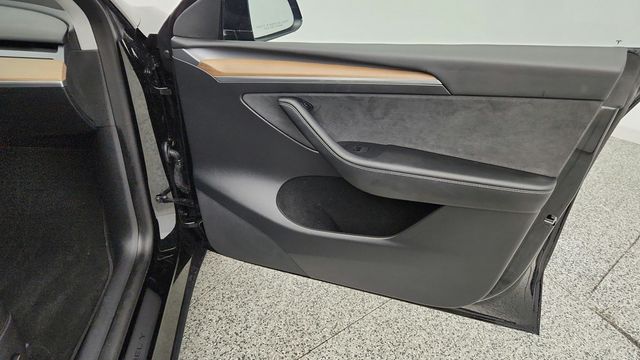 2023 Tesla Model Y Long Range AWD - 23044362 - 29