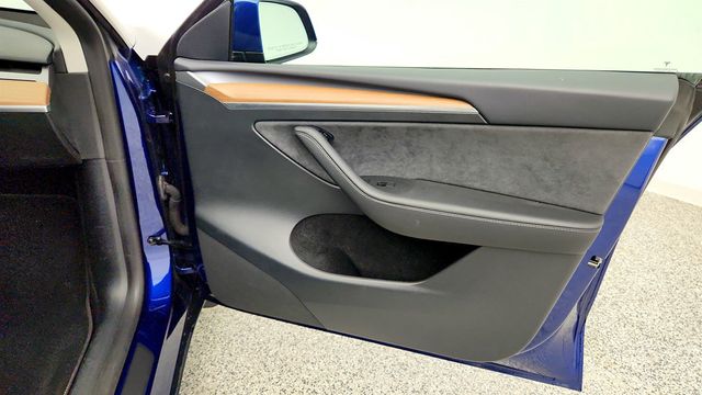 2023 Tesla Model Y Long Range AWD - 23047005 - 29