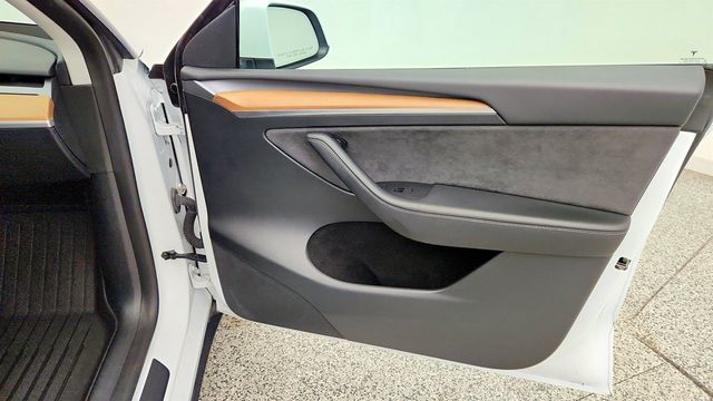 2023 Tesla Model Y Long Range AWD - 23081738 - 30
