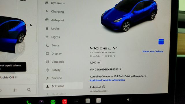 2023 Tesla Model Y Long Range AWD w/ 15'' Touchscreen Display, Panoramic Glass Roof - 22998992 - 11