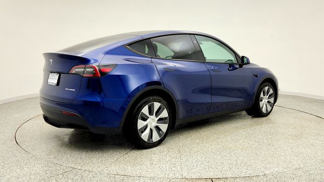 2023 Tesla Model Y Long Range AWD w/ 15'' Touchscreen Display, Panoramic Glass Roof - 22998992 - 4