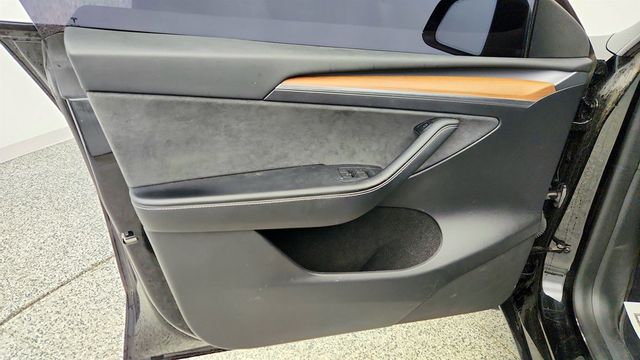 2023 Tesla Model Y Long Range AWD w/ 20'' Induction Wheels & Acceleration Boost - 23000913 - 10