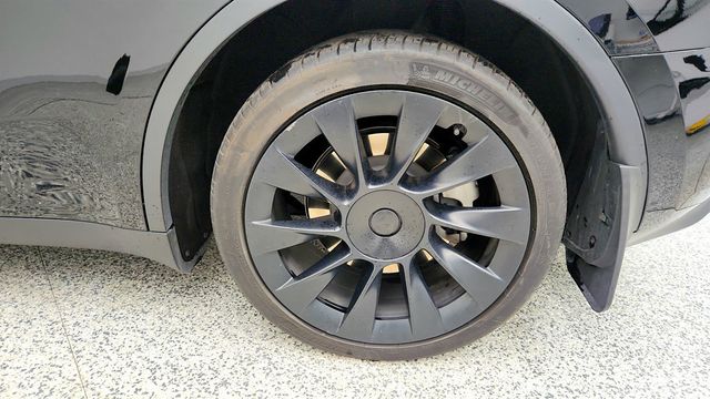 2023 Tesla Model Y Long Range AWD w/ 20'' Induction Wheels & Acceleration Boost - 23000913 - 8