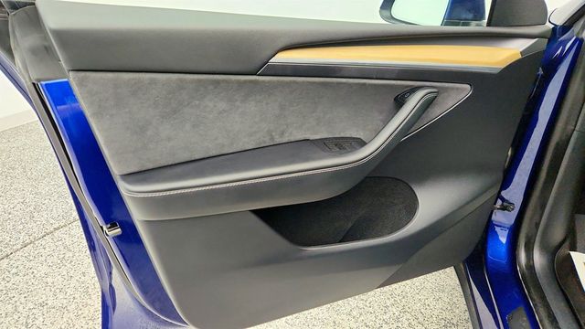 2023 Tesla Model Y Long Range AWD w/ 20'' Induction Wheels & Acceleration Boost - 23005615 - 10