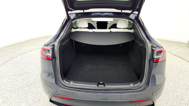 2023 Tesla Model Y Long Range AWD w/ 20'' Wheels, B&W Interior - 23007082 - 26