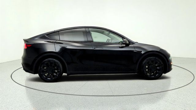 2023 Tesla Model Y Long Range AWD w/ 7-Seat, Accel Boost & 20'' Induction Wheels - 23050041 - 3