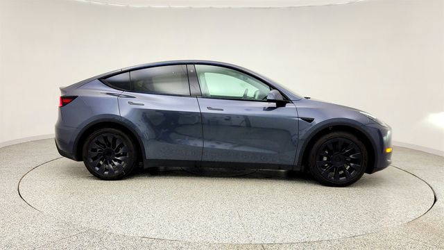 2023 Tesla Model Y Long Range AWD w/ 7 Seat Int., 20'' Wheels & Acceleration Boost - 23009158 - 3