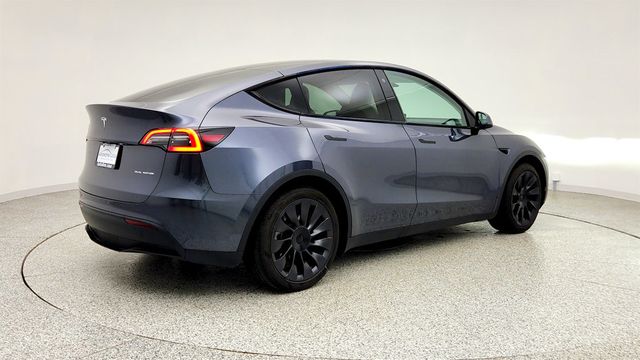 2023 Tesla Model Y Long Range AWD w/ 7 Seat Int., 20'' Wheels & Acceleration Boost - 23009158 - 4