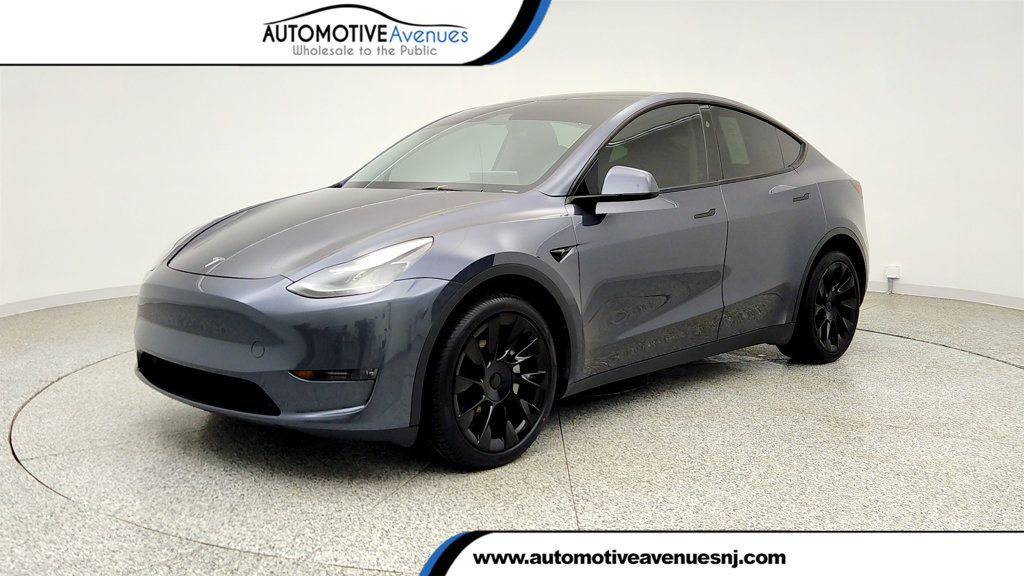 2023 Tesla Model Y Long Range AWD w/ 7 Seat Int., 20'' Wheels & Acceleration Boost - 23030980 | Video 1