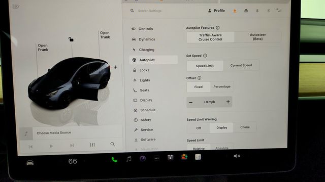 2023 Tesla Model Y Long Range AWD w/ 7 Seat Int., 20'' Wheels & Acceleration Boost - 23030980 - 18