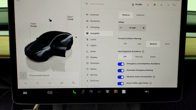 2023 Tesla Model Y Long Range AWD w/ 7 Seat Int., 20'' Wheels & Acceleration Boost - 23030980 - 19