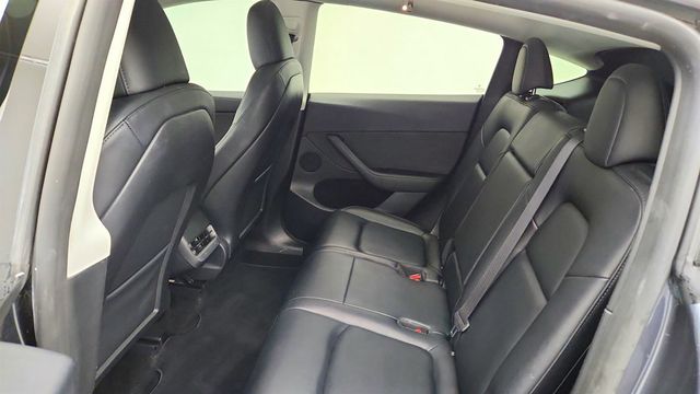 2023 Tesla Model Y Long Range AWD w/ 7 Seat Int., 20'' Wheels & Acceleration Boost - 23030980 - 24