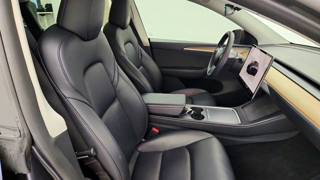2023 Tesla Model Y Long Range AWD w/ 7 Seat Int., 20'' Wheels & Acceleration Boost - 23030980 - 28