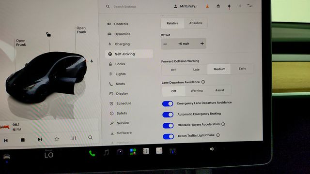 2023 Tesla Model Y Long Range AWD w/ 7-Seat Int., 20’’ Wheels & Acceleration Boost - 23056808 - 17