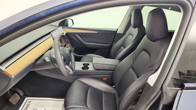 2023 Tesla Model Y Long Range AWD w/ 7-Seat Int., 20’’ Wheels & Acceleration Boost - 23056808 - 22