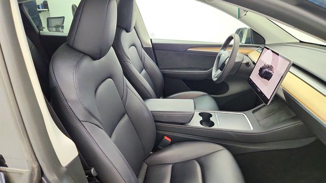 2023 Tesla Model Y Long Range AWD w/ 7-Seat Int., 20’’ Wheels & Acceleration Boost - 23056808 - 27
