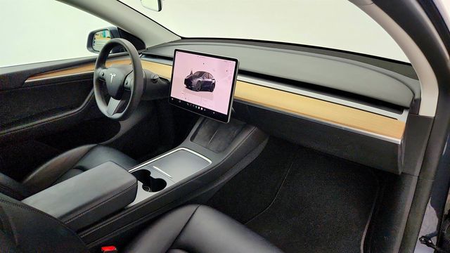 2023 Tesla Model Y Long Range AWD w/ 7-Seat Int., 20’’ Wheels & Acceleration Boost - 23056808 - 28