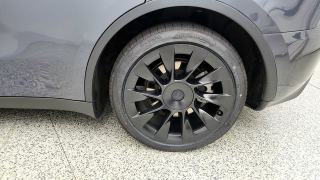 2023 Tesla Model Y Long Range AWD w/ 7-Seat Int., 20’’ Wheels & Acceleration Boost - 23056808 - 8