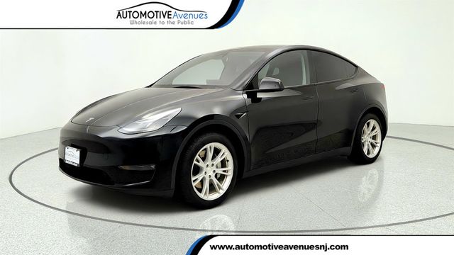 2023 Tesla Model Y Long Range AWD w/ 7 Seat Interior - 23051939 - 0