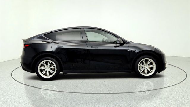 2023 Tesla Model Y Long Range AWD w/ 7 Seat Interior - 23051939 - 3