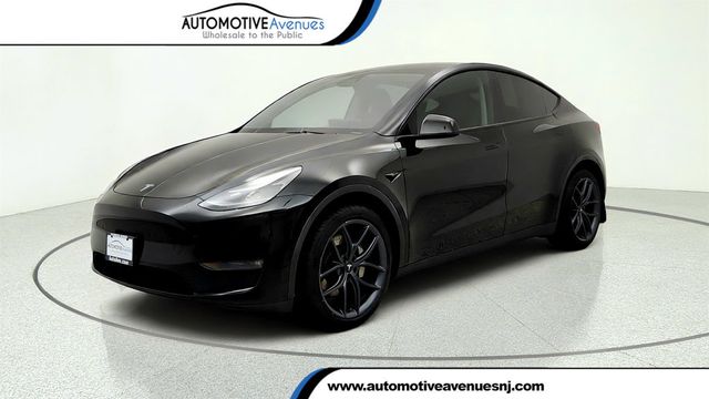 2023 Tesla Model Y Long Range AWD w/ 7-Seat Interior - 23055620 - 0