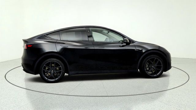 2023 Tesla Model Y Long Range AWD w/ 7-Seat Interior - 23055620 - 3