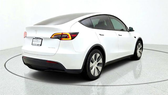 2023 Tesla Model Y Long Range AWD w/ 7-Seat Interior & Acceleration Boost - 23071852 - 4