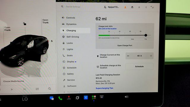 2023 Tesla Model Y Long Range AWD w/ 7-Seat Interior & White/Black Interior - 23046051 - 17