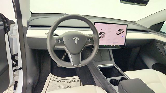 2023 Tesla Model Y Long Range AWD w/ 7-Seat White/Black Int. & 20'' Wheels - 23006184 - 10