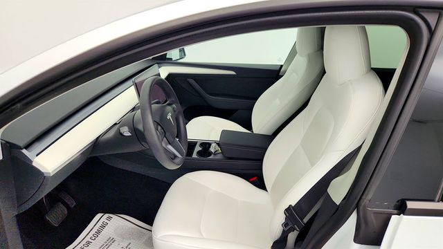 2023 Tesla Model Y Long Range AWD w/ 7-Seat White/Black Int. & 20'' Wheels - 23006184 - 23