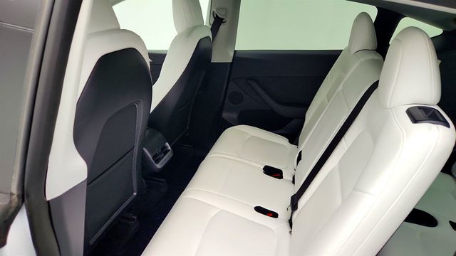 2023 Tesla Model Y Long Range AWD w/ 7-Seat White/Black Int. & 20'' Wheels - 23006184 - 24