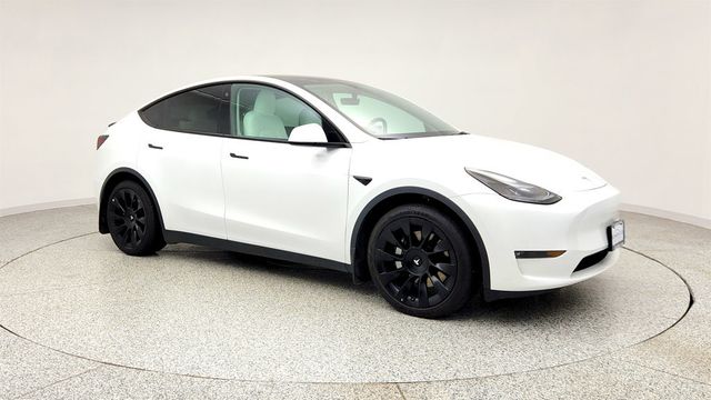 2023 Tesla Model Y Long Range AWD w/ 7-Seat White/Black Int. & 20'' Wheels - 23006184 - 2