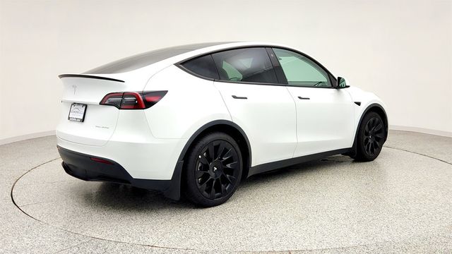 2023 Tesla Model Y Long Range AWD w/ 7-Seat White/Black Int. & 20'' Wheels - 23006184 - 4