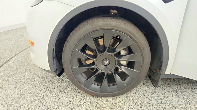 2023 Tesla Model Y Long Range AWD w/ 7-Seat White/Black Int. & 20'' Wheels - 23006184 - 8