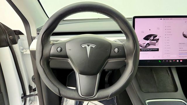 2023 Tesla Model Y Long Range AWD w/ 7-Seat White & Black Premium Interior - 23094126 - 13