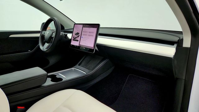 2023 Tesla Model Y Long Range AWD w/ 7-Seat White & Black Premium Interior - 23094126 - 21
