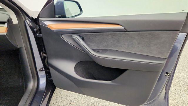 2023 Tesla Model Y Long Range AWD w/ Acceleration Boost - 23006933 - 27