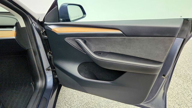 2023 Tesla Model Y Long Range AWD w/ Acceleration Boost - 23011410 - 31
