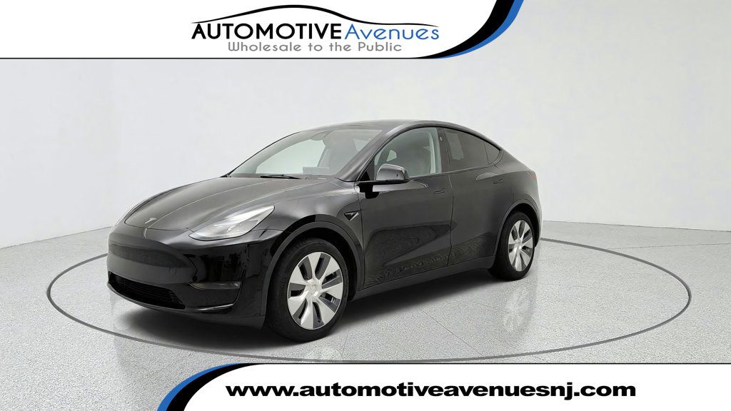 2023 Tesla Model Y Long Range AWD w/ Acceleration Boost - 23081115 | Video 1