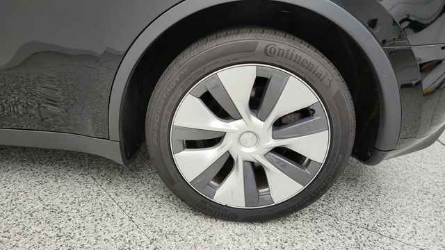 2023 Tesla Model Y Long Range AWD w/ Acceleration Boost - 23081115 - 8