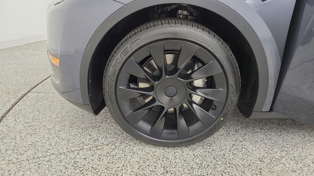 2023 Tesla Model Y Long Range AWD w/ Acceleration Boost & 20'' Induction Wheels - 23047113 - 8