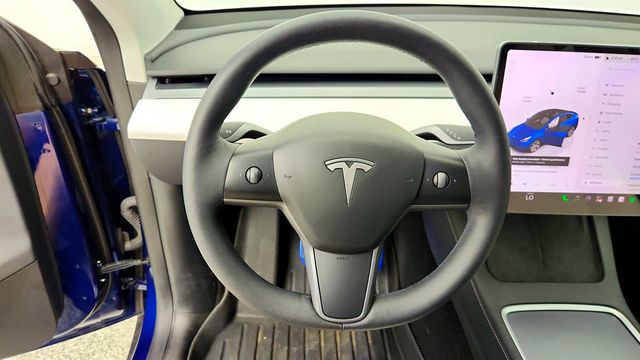 2023 Tesla Model Y Long Range AWD w/ Acceleration Boost & B&W Premium Interior - 23081827 - 12