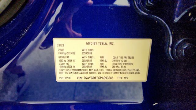 2023 Tesla Model Y Long Range AWD w/ Acceleration Boost & B&W Premium Interior - 23081827 - 22