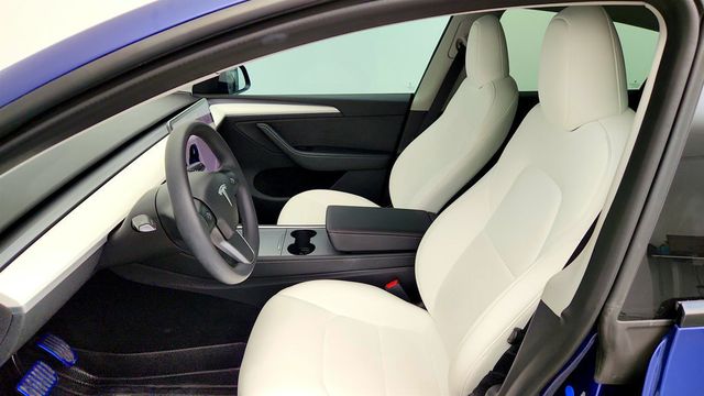2023 Tesla Model Y Long Range AWD w/ Acceleration Boost & B&W Premium Interior - 23081827 - 23