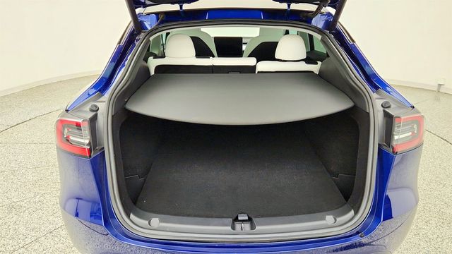 2023 Tesla Model Y Long Range AWD w/ Acceleration Boost & B&W Premium Interior - 23081827 - 25