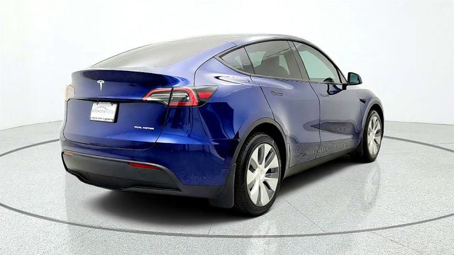 2023 Tesla Model Y Long Range AWD w/ Acceleration Boost & B&W Premium Interior - 23081827 - 4