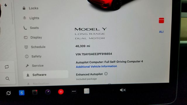 2023 Tesla Model Y Long Range AWD w/ Enhanced Autopilot, 7 Seat Int. & 20'' Wheels - 22944256 - 15