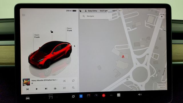 2023 Tesla Model Y Long Range AWD w/ Enhanced Autopilot, 7 Seat Int. & 20'' Wheels - 22944256 - 23