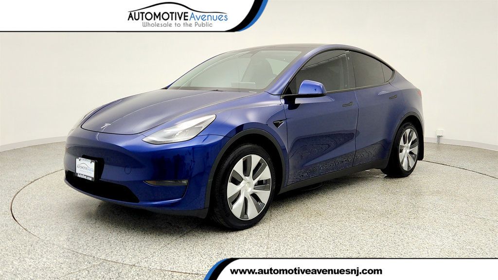 2023 Tesla Model Y Long Range AWD w/ Enhanced Autopilot & 7 Seat Interior - 23009592 | Video 1